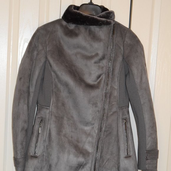 Women's Gray Faux Fur Collar Coat - Picture 8 of 14